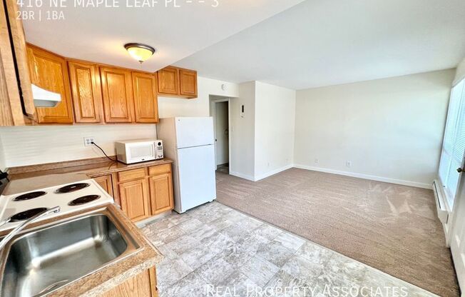 416 NE MAPLE LEAF PL