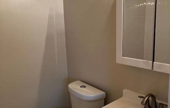 1 bed, 1 bath, 700 sqft, $1,285, Unit B308