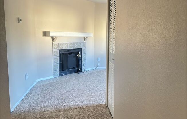 2 beds, 1 bath, $1,195, Unit Bowden Unit B