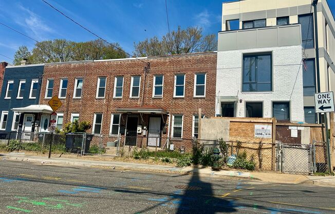 3 Bedroom 1.5 Bathroom - Pets Welcome!