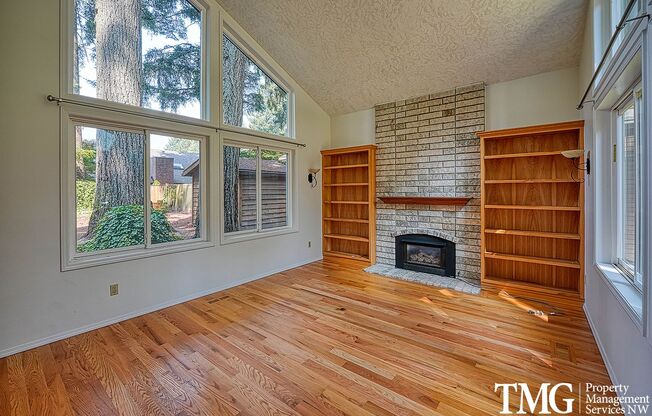 3 BD Hillsboro Home with Large Primary Suite & Outdoor Living
