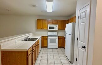 3 beds, 2.5 baths, $1,800, Unit # 1