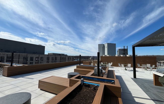 2 beds, 2 baths, $3,689, Unit 7-R