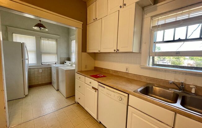 3-4 Bed standalone AVAILABLE NOW!