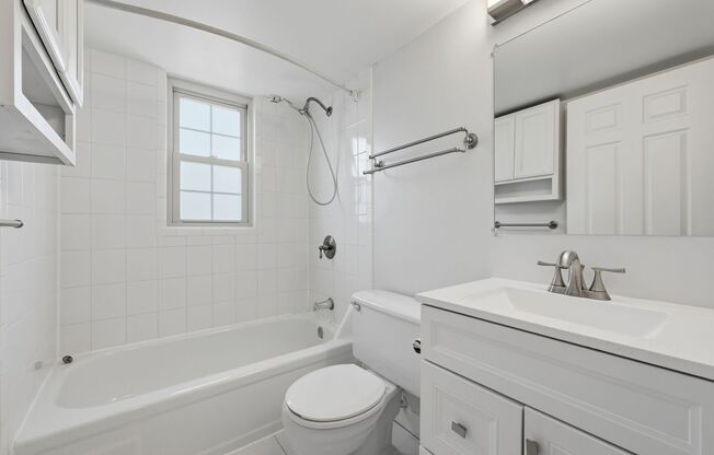 1 bed, 1 bath, $1,928, Unit Unit #4