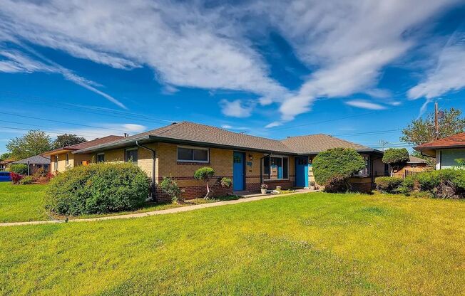 Updated Townhome in NE Park Hill!