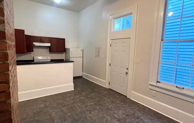 1 bed, 1 bath, 600 sqft, $1,200, Unit 1217 Magazine C