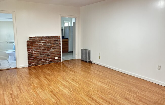 2 beds, 2 baths, 1,000 sqft, $2,200, Unit 3