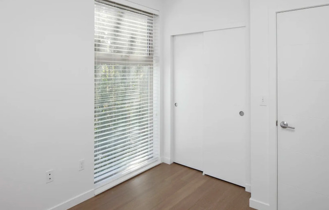 2 beds, 1 bath, 728 sqft, $1,999, Unit 105