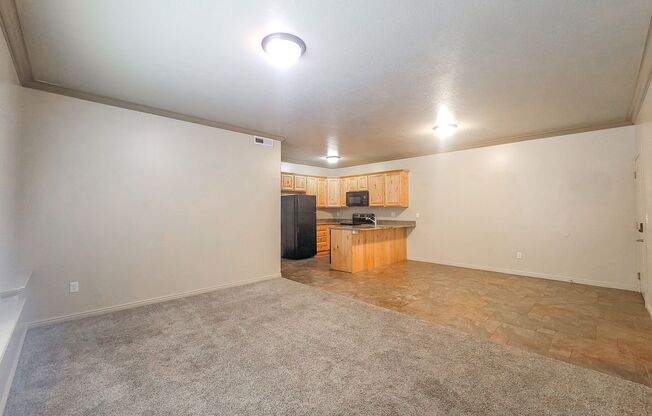 2 beds, 2 baths, 1,100 sqft, $1,291, Unit Unit 4