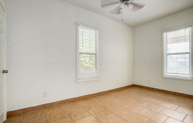 2 beds, 1 bath, $1,650