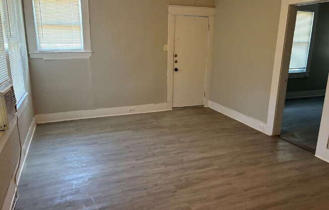 214 E HUFF AVE