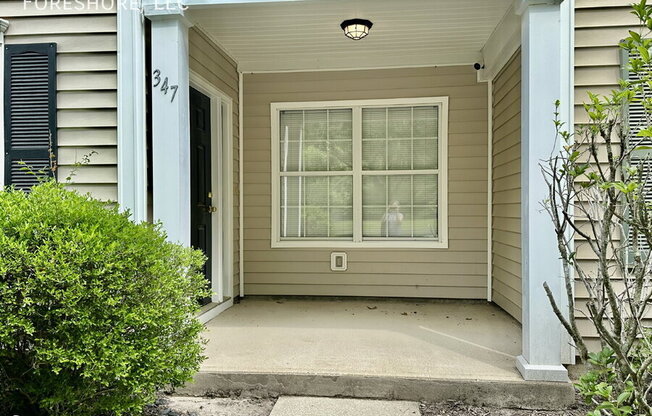 347 CAMPUS LN