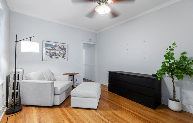 442 West Arlington Pl.