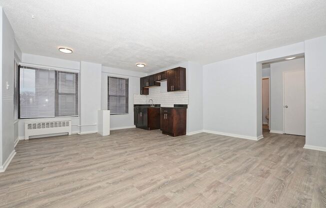 1 bed, 1 bath, 674 sqft, $1,195, Unit 7200 - 410