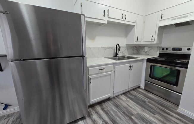 1 bed, 1 bath, $900, Unit 22