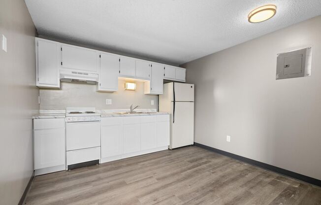 1 bed, 1 bath, 450 sqft, $870, Unit Unit 6592-12