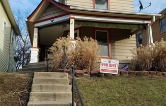 2-3 Bed 1.5 Bath Renovated Home, <2 mi to Uni of Dayton