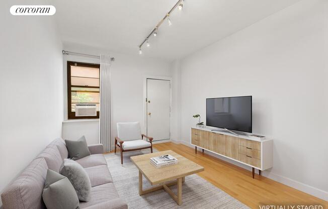 106 THOMPSON ST