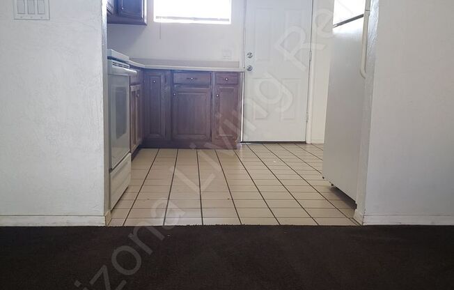 2 beds, 1 bath, $1,200, Unit 4