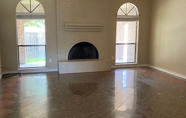 [3/2/3 READY FOR LEASE]