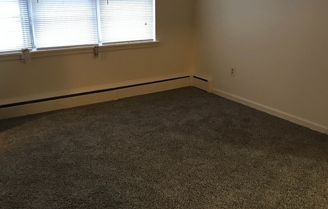 2 beds, 1 bath, 695 sqft, $725, Unit 1300-1503