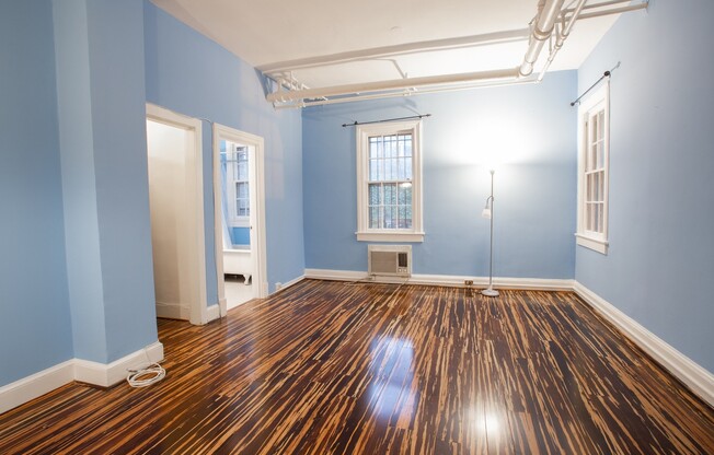 Spacious 1 Bd in Adams Morgan // Storage Included