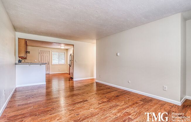 2 beds, 1 bath, 850 sqft, $1,450, Unit 203