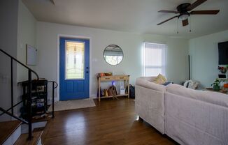 3 beds, 2 baths, $2,095