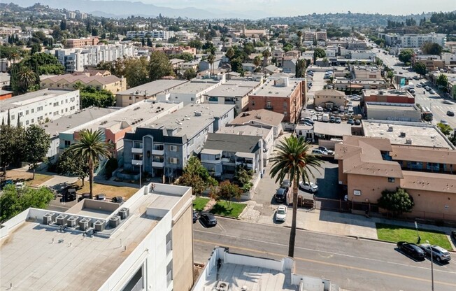 1716 3/4 WINONA BLVD