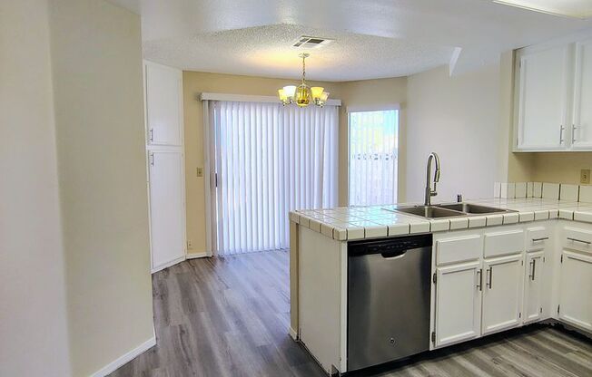 The Lakes Single Story!