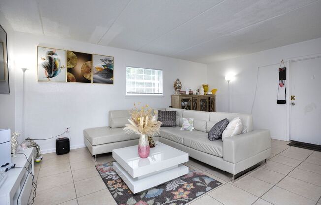 3 beds, 2 baths, 1,350 sqft, $1,610