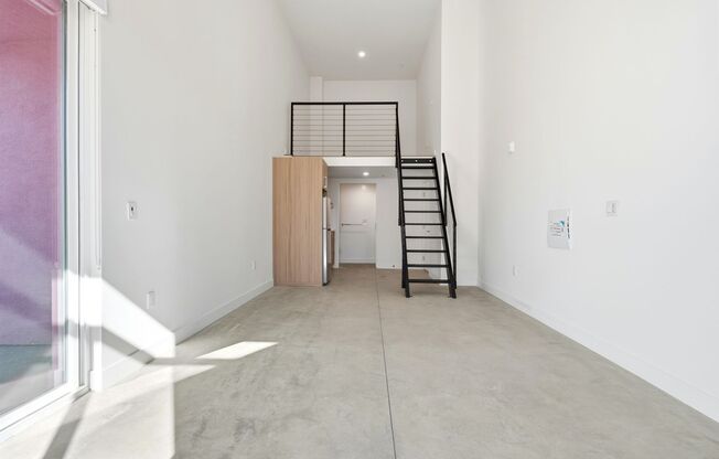 Studio, 1 bath, 329 sqft, $2,081, Unit 201-A