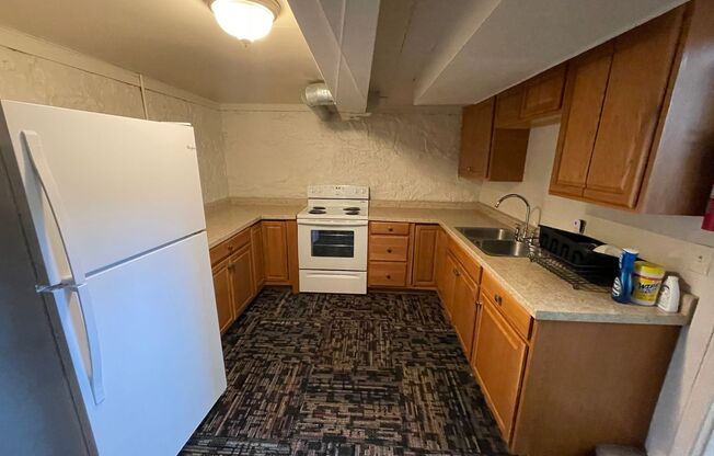 PRE LEASING CENTRALLY LOCATED 2 BED 1 BATH
