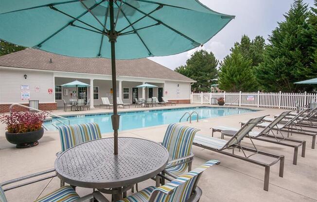 Arbor Bend Pool Seating