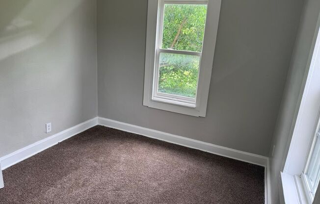 2 beds, 1 bath, $1,200