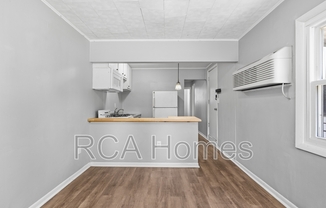 906 Laurel St, Unit 2