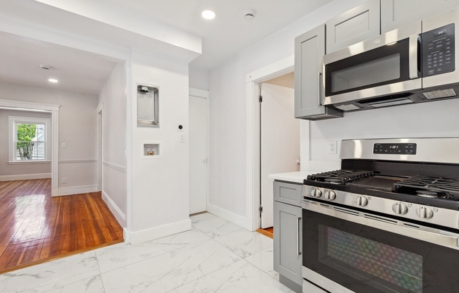 11 TUCKER ST