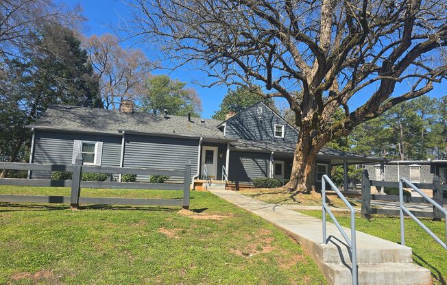 Chateau Montagne Apartments