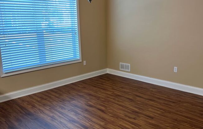 1 bed, 1 bath, 985 sqft, $895, Unit 207