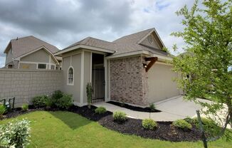 Charming 4-Bedroom Home with Private Courtyard in Sorento, Pflugerville!