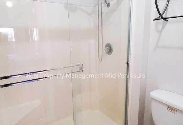 Spacious 2 Bedroom 2 Bathroom 3rd Floor Apartment in Blossom Hill, San Jose