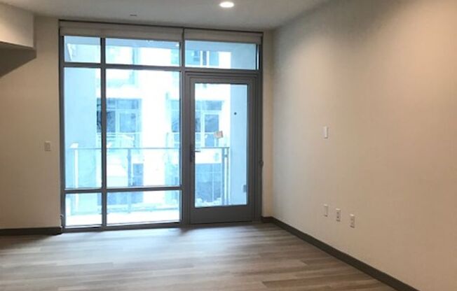 Studio, 1 bath, 554 sqft, $2,695, Unit 707