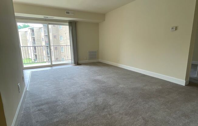 1 bed, 1 bath, 745 sqft, $1,750, Unit 14215 #203