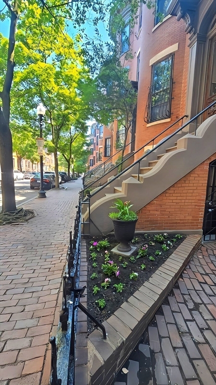 112 PEMBROKE ST