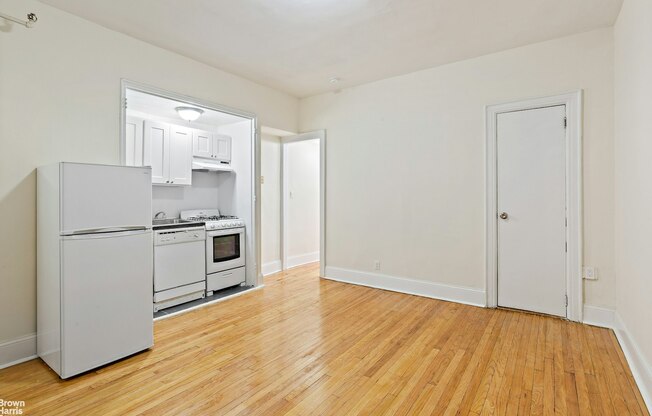 1 bed, 1 bath, $3,150, Unit 3D