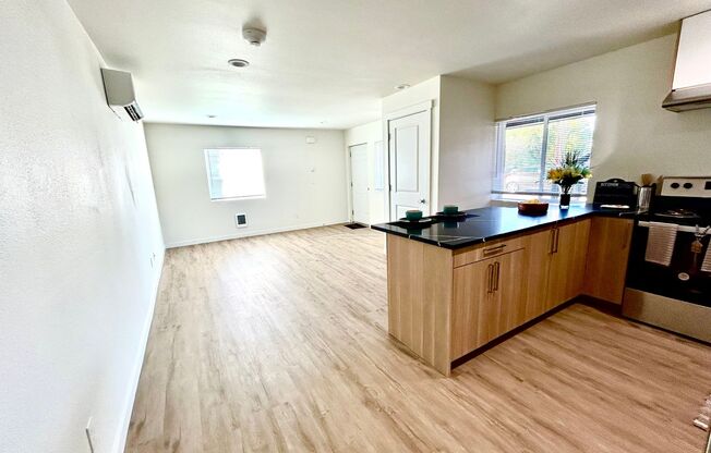 1 bed, 1 bath, 650 sqft, $1,255, Unit 1911 H