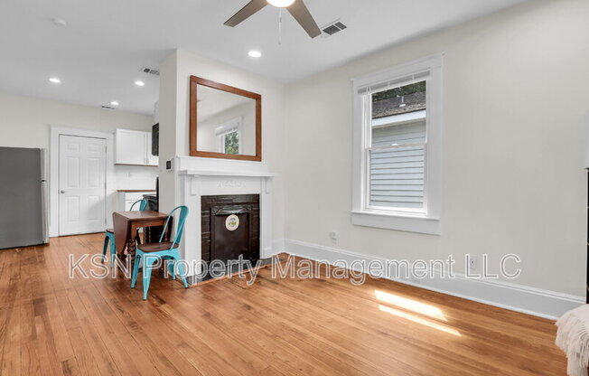 669 E 32 ST