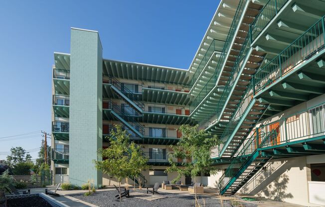 Studio, 1 bath, 450 sqft, $1,175, Unit 101