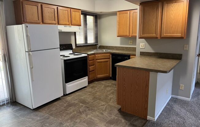 2 beds, 1 bath, 768 sqft, $959, Unit 222